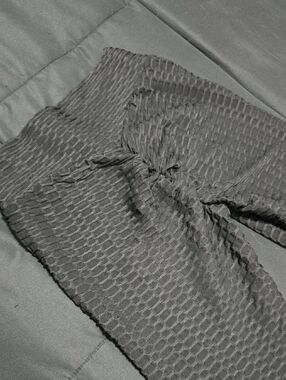 Black Textured Scrunch Butt Leggings - SMALL